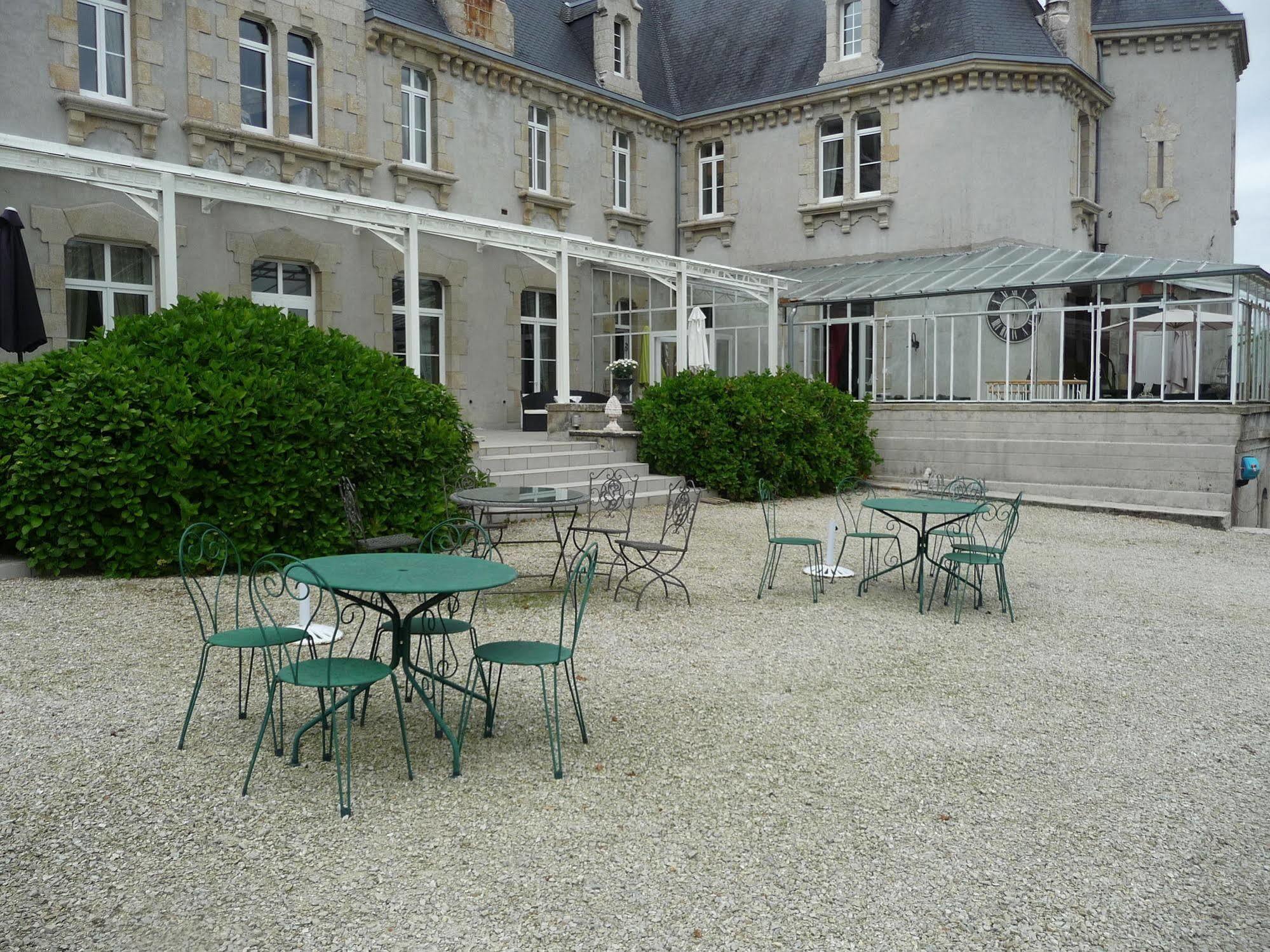 Chateau De Kervoazec - Chambres D'Hotes Saint-Goazec Exterior foto
